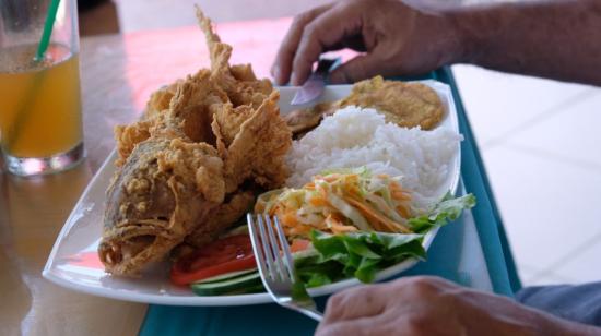 En los restaurantes de las 12 playas de Manta, así como en los hoteles y locales del cantón se puede encontrar una variedad de platillos elaborados a base del pescado Camotillo.