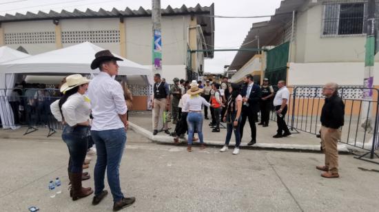 Primeros representantes de los municipios de Ecuador llegan a la Asamblea de la AME, en Salitre (Guayas), el 20 de octubre de 2023.