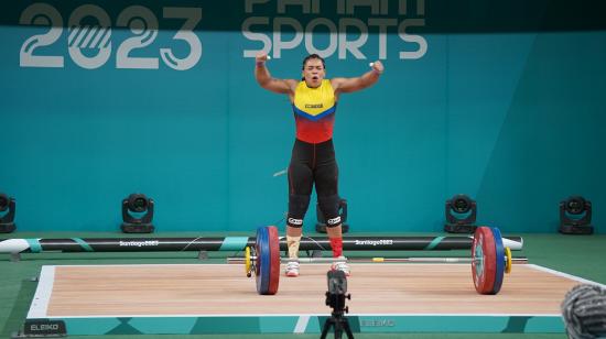 La pesista ecuatoriana, Angie Palacios, durante su participación en los Juegos Panamericanos, el domingo 22 de octubre de 2023.