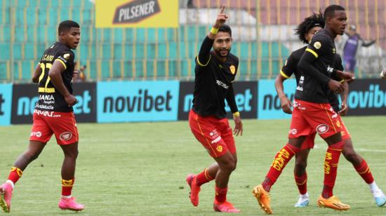 Los jugadores de Aucas festejan un gol ante Gualaceo en la Fecha 10 de la segunda etapa de LigaPro, el 22 de octubre de 2023.