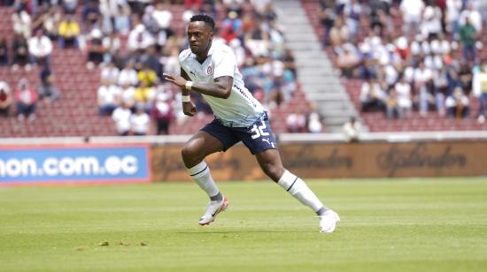 Renato Ibarra, de Liga de Quito, durante el partido por la Fecha 10 de la LigaPro, que fue reanudado este lunes 23 de octubre de 2023.