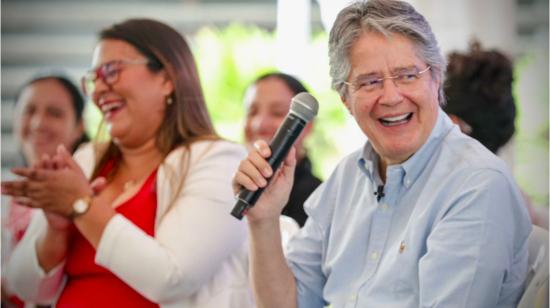 El presidente Guillermo Lasso durante la inauguración de un 'centro violeta' para mujeres, en Portoviejo, el 19 de octubre de 2023.