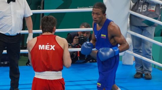 El ecuatoriano José Gabriel Rodríguez, en la final de boxeo de los Juegos Panamericanos, el 27 de octubre de 2023. 