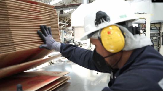 Imagen referencial de una industria en Cuenca.