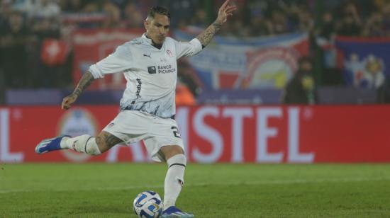 Paolo Guerrero en el partido ante Fortaleza en la final de la Copa Sudamericana el sábado 28 de octubre.