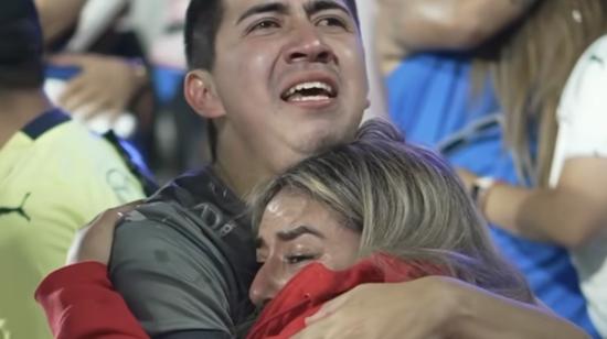 Emilia celebra entre lágrimas el título de Liga de Quito que anticipó su tío Freddy.