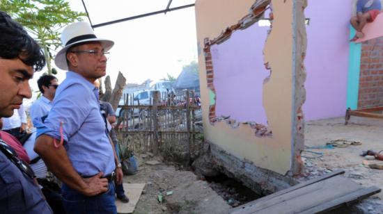 El entonces vicepresidente Jorge Glas en un recorrido por Rocafuerte, en Manabí, el 15 de julio de 2016.