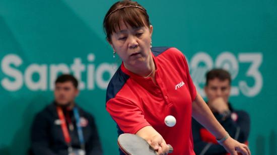 Zhiying Zeng, durante un partido de tenis de mesa en los Juegos Panamericanos de Santiago, el 29 de octubre de 2023.