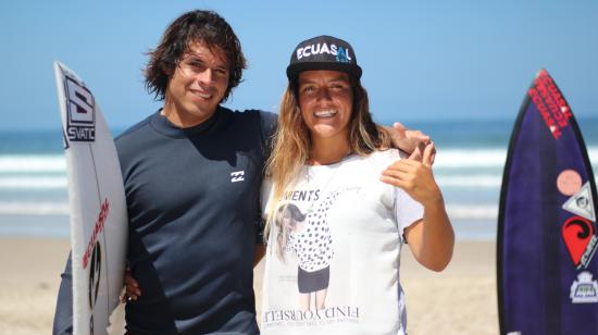 Israel junto a su hermana Dominic Barona, en una competencia en 2019.