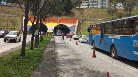 Vehículos circulan por el túnel de San Juan, en octubre de 2023.