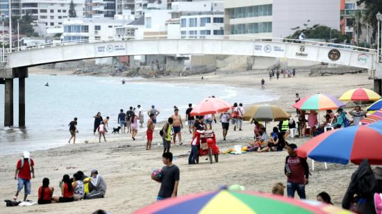 Imagen referencial de la playa principal de Salinas, uno de los destinos que captó más turistas en la provincia de Santa Elena, durante el feriado. 