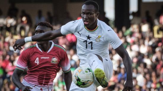 Raphael Dwamena, durante un partido con la selección de Ghana.