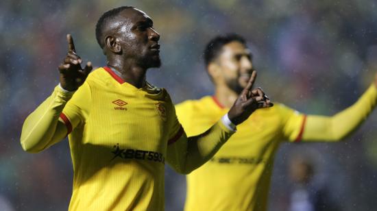 Erick Castillo celebra su gol en el partido de Aucas ante Independiente del Valle, el 11 de noviembre de 2023.