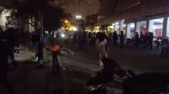 Personal de la Policía Nacional llegó a las inmedicaciones del estadio Geprge Capwell, tras la balacera.