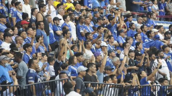 Hinchas de Emelec, durante un partido en el estadio George Capwell, el 23 de septiembre de 2023.