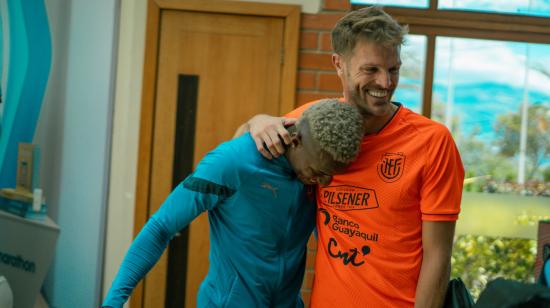 Leonel Quiñónez y Javier Burrai se reencontraron en la Casa de la Selección.