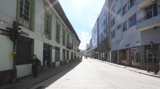 La calle Guayaquil, en el centro de Quito, estará restringida al paso vehicular el 15 de noviembre de 2023.