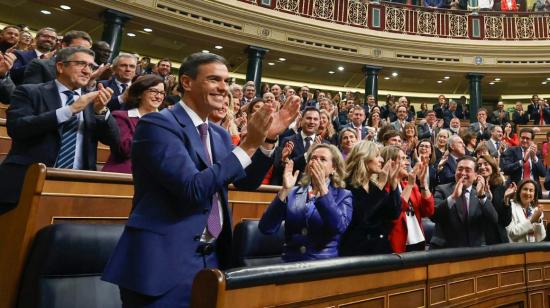 El secretario general del PSOE, Pedro Sánchez, ha sido reelegido como presidente del Gobierno `por mayoría absoluta, el 16 de noviembre de 2023.