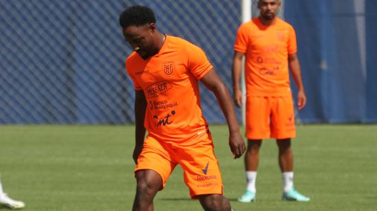 John Yeboah, durante un entrenamiento con la selección de Ecuador. 