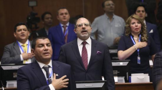 El presidente electo de la Asamblea, Henry Kronfle, momentos antes de la votación, Quito, 17 de noviembre de 2023. 