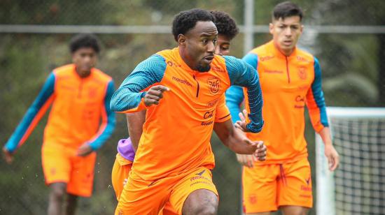 John Yeboah durante el entrenamiento de la selección de Ecuador, el 14 de octubre de 2023.