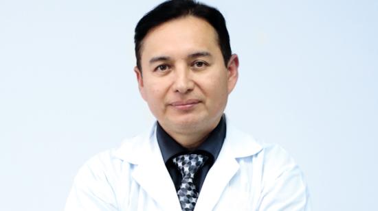El médico cirujano, Franklin Encalada Calero, es el nuevo ministro de Salud del gobierno de Daniel Noboa. 