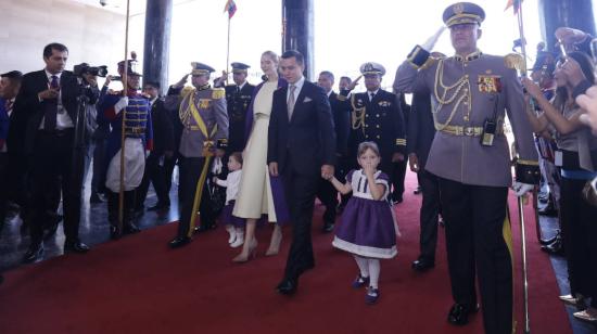 Daniel Noboa y su familia en su ingreso a la Asamblea Nacional. Quito, 23 de noviembre de 2023