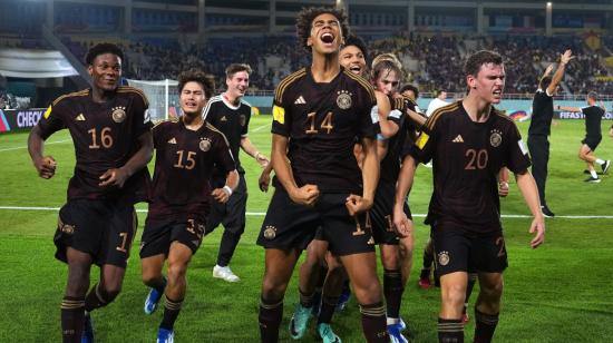 Los futbolistas alemanes festejan el triunfo ante Argentina en el Mundial Sub 17, el 28 de noviembre de 2023.