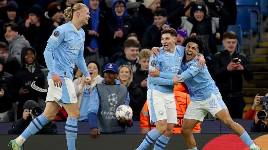 Julián Álvarez (c) celebra su gol ante RB Leipzig por la fase de grupos de Champions League, este 28 de noviembre de 2023.