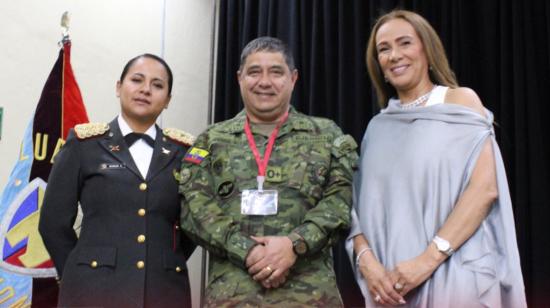 Lucía Vallecilla (d), junto a miembros del directorio de El Nacional, el 15 de septiembre de 2023.