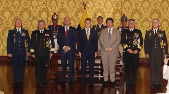 El presidente Daniel Noboa posesiona a la nueva cúpula de las Fuerzas Armadas. Quito, 30 de noviembre de 2023