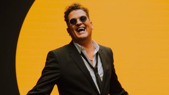 Carlos Vives está celebrando sus 30 años de carrera musical con un tour de conciertos.