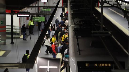 Primer día de operaciones del Metro de Quito, este 1 de diciembre de 2023.