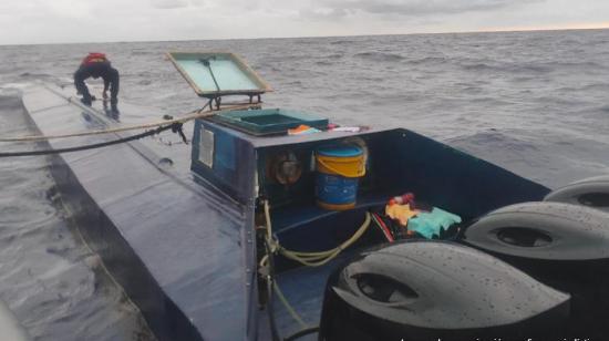 Dos ecuatorianos fueron detenidos dentro de un narcosubmarino en aguas colombianas.