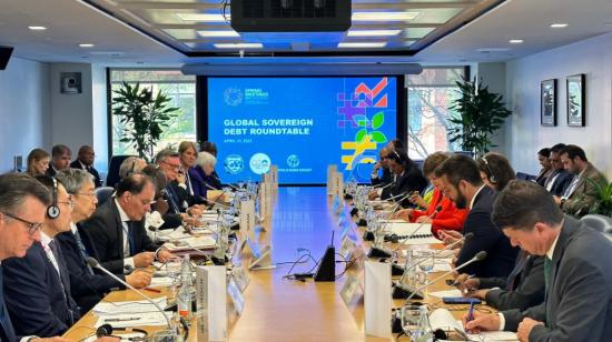 El entonces ministro de Economía, Pablo Arosemena, participa en una mesa redonda sobre deuda con el FMI y el Departamento del Tesoro de Estados Unidos. Foto del 12 de abril de 2023.
