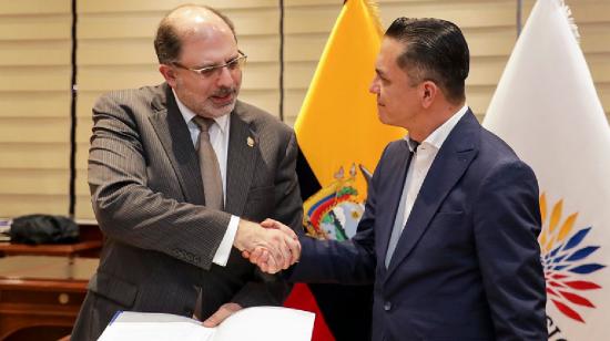 El presidente de la Asamblea, Henry Kronfle, recibió en su despacho a Wilman Terán, presidente de la Judicatura, el 28 de noviembre de 2023.