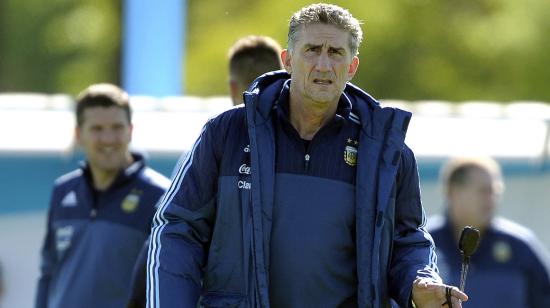 Edgardo Bauza dirige un entrenamiento con la selección argentina, en Ezeiza, el 8 de octubre de 2016.