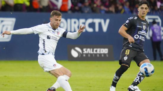 Lorenzo Faravelli (d), durante la final de ida de la LigaPro, el domingo 10 de diciembre de 2023.