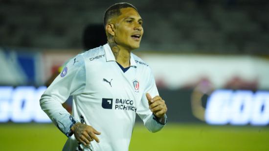 Paolo Guerrero celebra durante el partido de Liga ante Cumbayá, el 26 de noviembre de 2023.