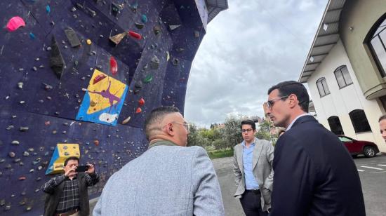 El ministro del deporte, Andrés Guschmer, reaccionó ante el presunto lavado de dinero del narcotráfico en el fútbol ecuatoriano. 