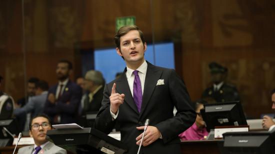 El exasambleísta Esteban Torres (PSC), durante el juicio político al expresidente Guillermo Lasso, el 16 de mayo de 2023.