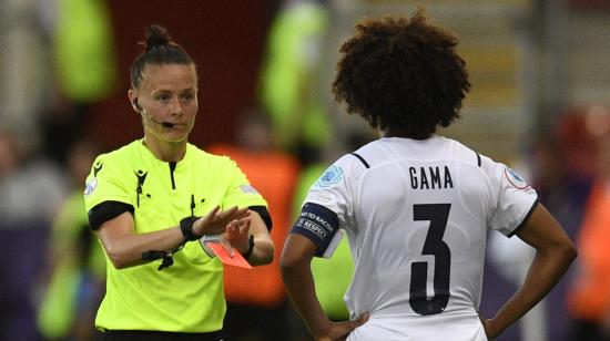 Rebecca Welch, durante un partido de la Eurocopa Femenina entre Francia e Italia, el 10 de julio de 2022.