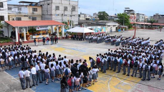 Estudiantes en una institución educativa de Machala, El Oro.