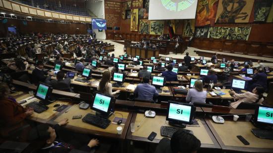 107 asambleístas votaron a favor de la reforma tributaria de Daniel Noboa y aprobaron el texto. El 19 de diciembre de 2023.