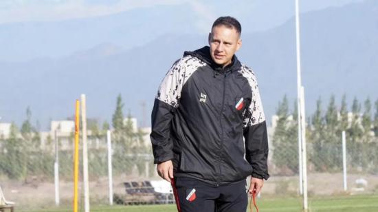 Luis García, técnico argentino, fue presentado en Deportivo Cuenca el 22 de diciembre de 2023.