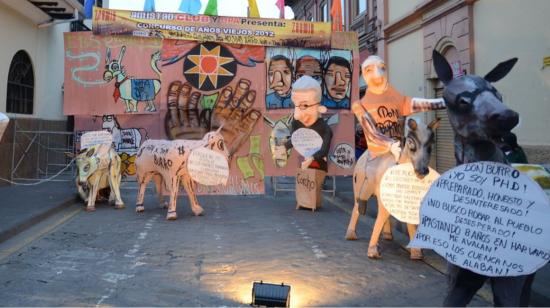 Una representación de los años viejos en el centro de Cuenca. 
