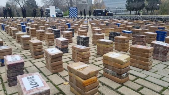 La policía española decomisó 11 toneladas de cocaína en Valencia y Vigo, el pasado 12 de diciembre. La droga pertenecía a la mafia albanesa y había llegado a Europa vía Colombia y Ecuador. 