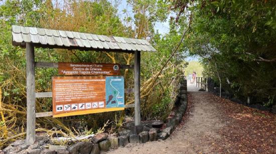Imagen referencial sobre un sendero en el Parque Nacional Galápagos.
