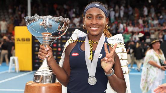 Coco Gauff celebrando la victoria en el torneo de Auckland, 7 de enero de 2024.