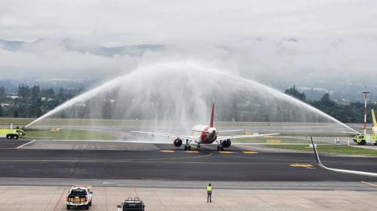 Imagen referencial de la pista del aeropuerto Mariscal Sucre de Quito, octubre de 2023.